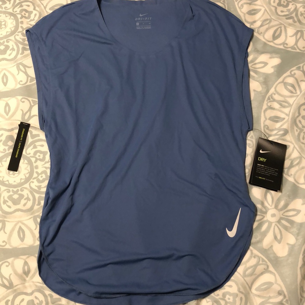 Nike women’s dri-fit running tee Size S NWT